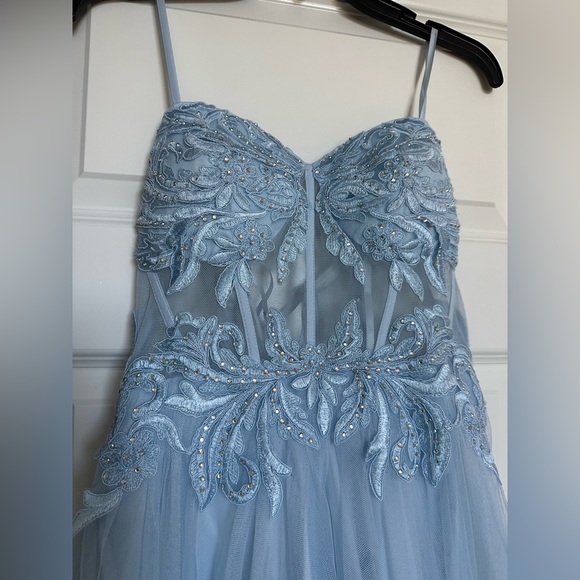 Dress Stunning baby blue maxi prom wedding formal dress size 7 - Picture 4 of 10